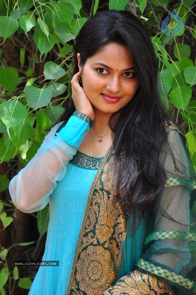 Suhasini New Stills - 4 / 75 photos