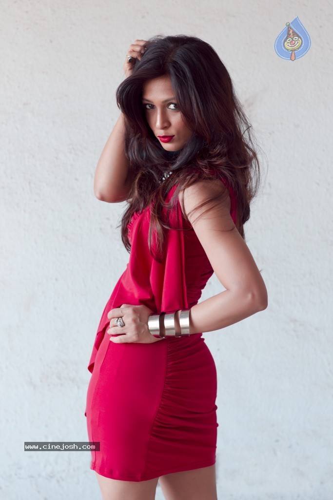 Supriya Kesha Photoshoot - 4 / 24 photos