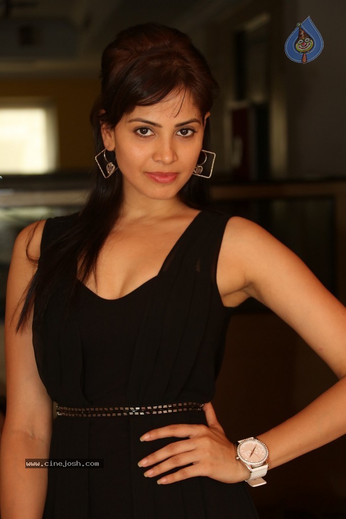 Supriya Sailaja Hot Stills - 12 / 95 photos