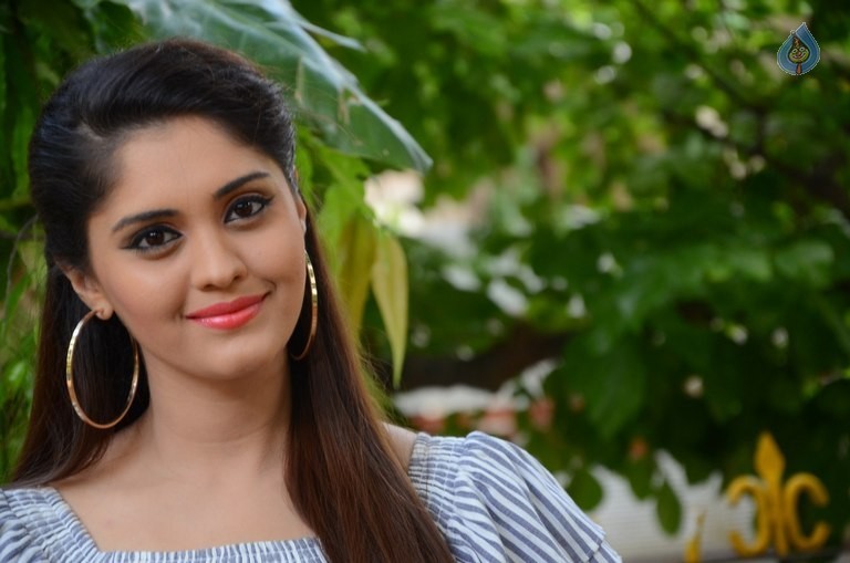 Surabhi Latest Photos - 27 / 41 photos