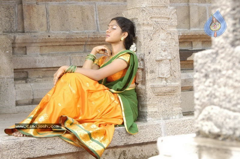 Suvasiga Tamil Actress Stills - 21 / 26 photos