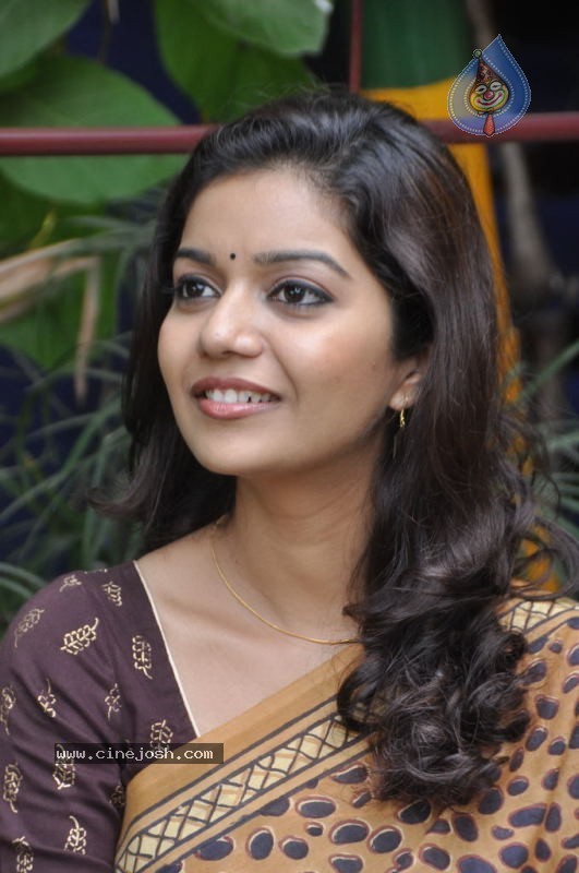 Swathi Latest Stills - 19 / 52 photos