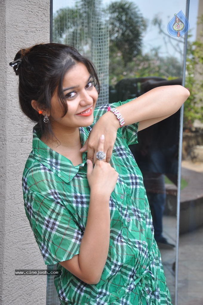 Swathi New Pics - 10 / 104 photos