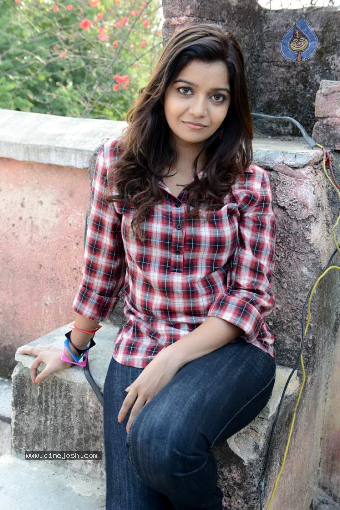 Swathi Stills - 5 / 57 photos