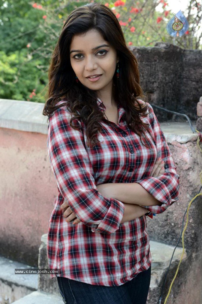 Swathi Stills - 20 / 57 photos