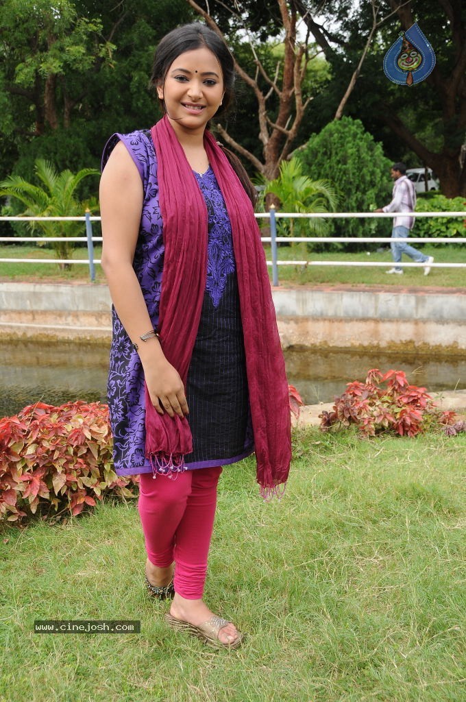 Swetha Basu Prasad Latest Photos - 8 / 51 photos