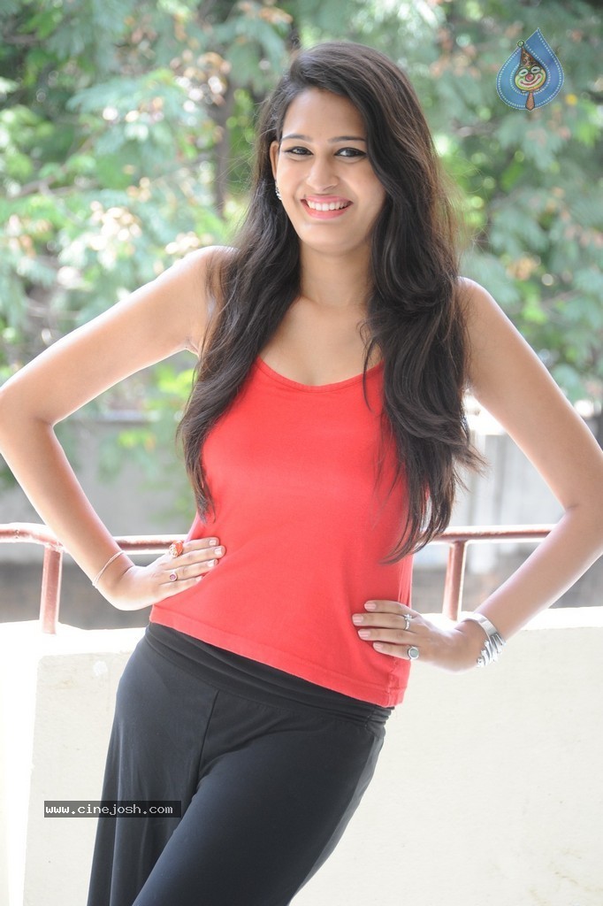 Swetha Jadhav New Photos - 7 / 78 photos