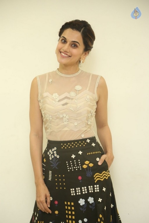 Taapsee Pannu Photos - 13 / 31 photos