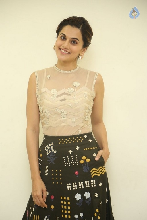 Taapsee Pannu Photos - 15 / 31 photos