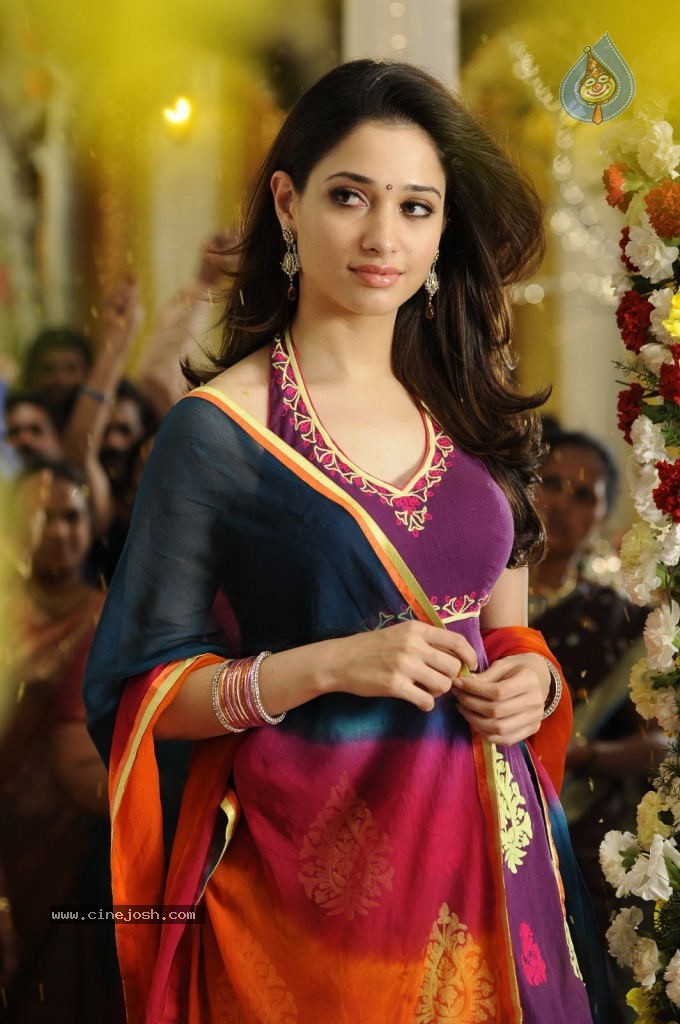 Tamanna Hot Stills - 13 / 41 photos