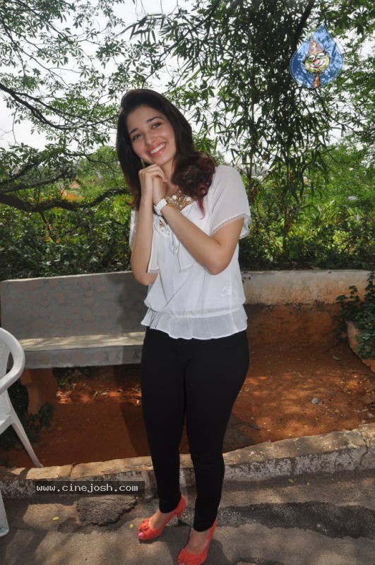 Tamanna Latest Stills - 22 / 30 photos