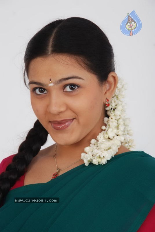 Tamil Actress Swetha Stills - 20 / 61 photos