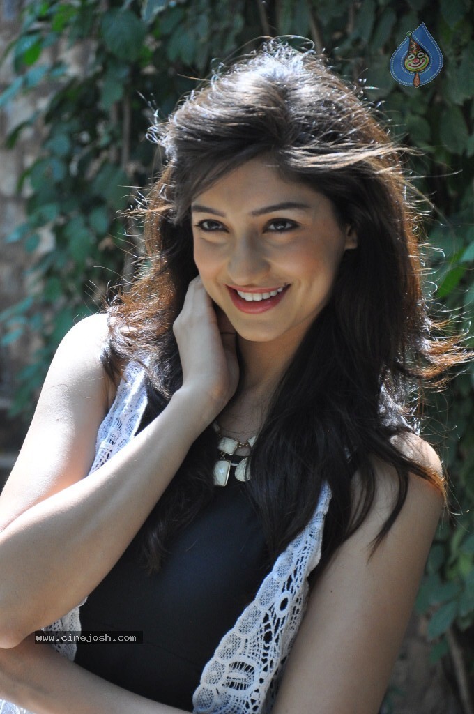 Tanvi Vyas New Gallery - 13 / 118 photos