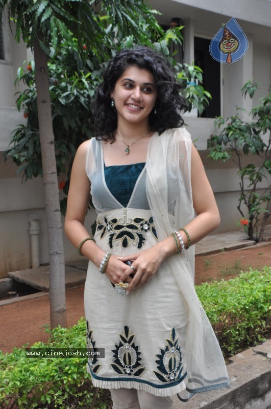 Tapsee Latest Gallery - 36 / 64 photos