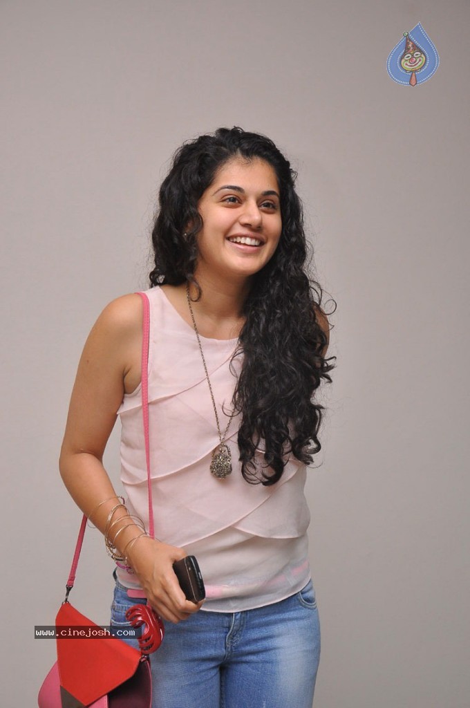 Tapsee Latest Pics - 6 / 29 photos