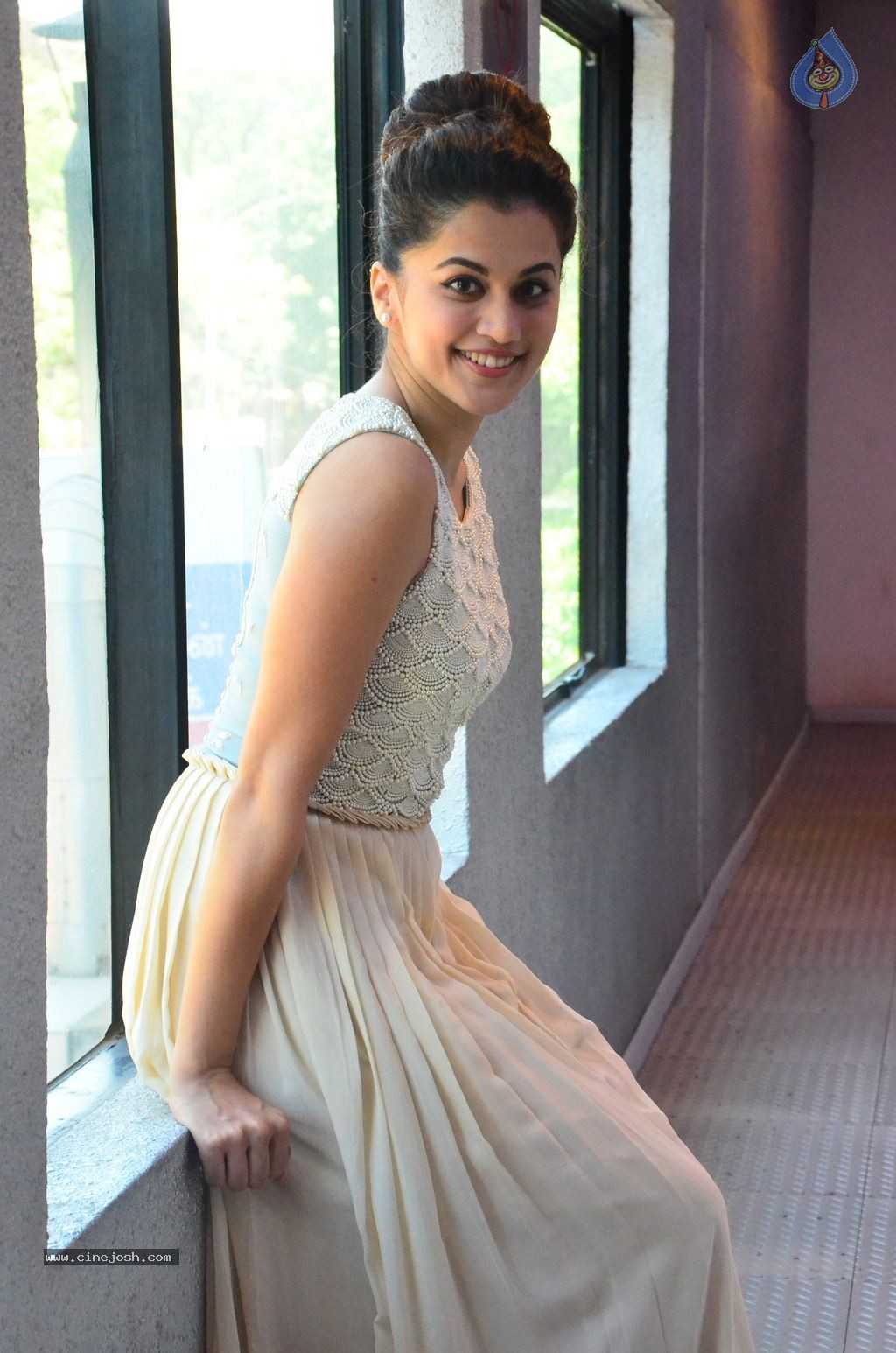 Tapsee New Photos - 2 / 27 photos