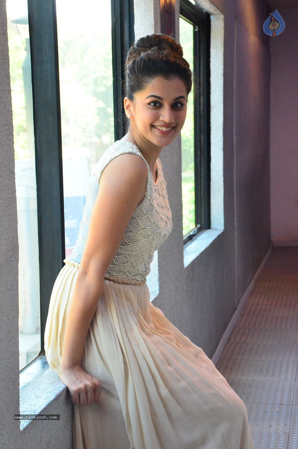 Tapsee New Photos - 3 / 27 photos