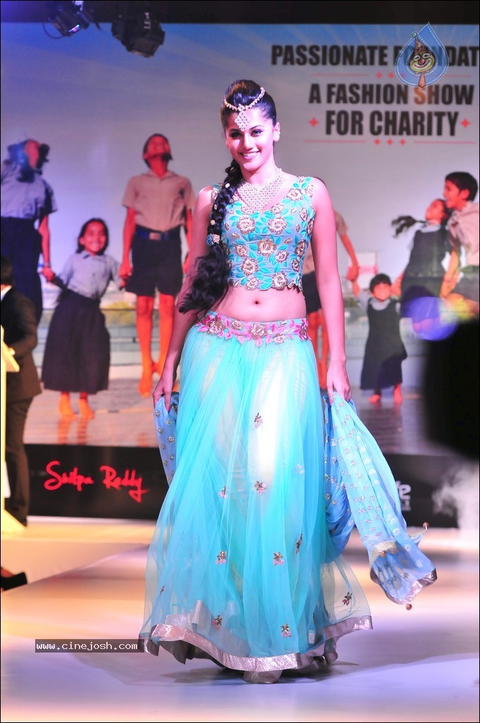 Tapsee Ramp Walk Photos - 3 / 31 photos