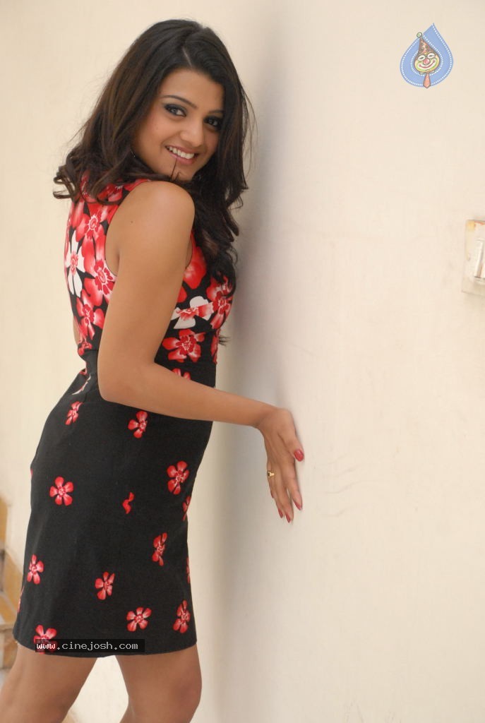 Tashu Kaushik Latest Photos - 7 / 65 photos