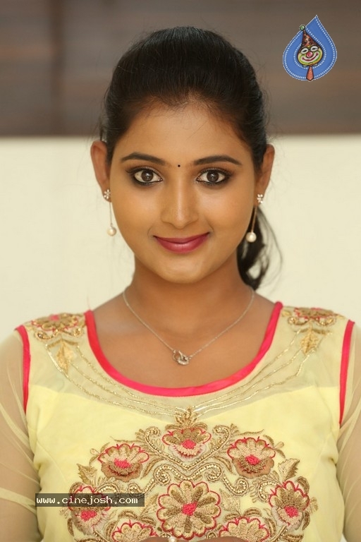 Teja Reddy Pics - 10 / 17 photos