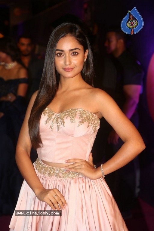 Tridha Choudhary At Zee Apsara Awards - 1 / 39 photos