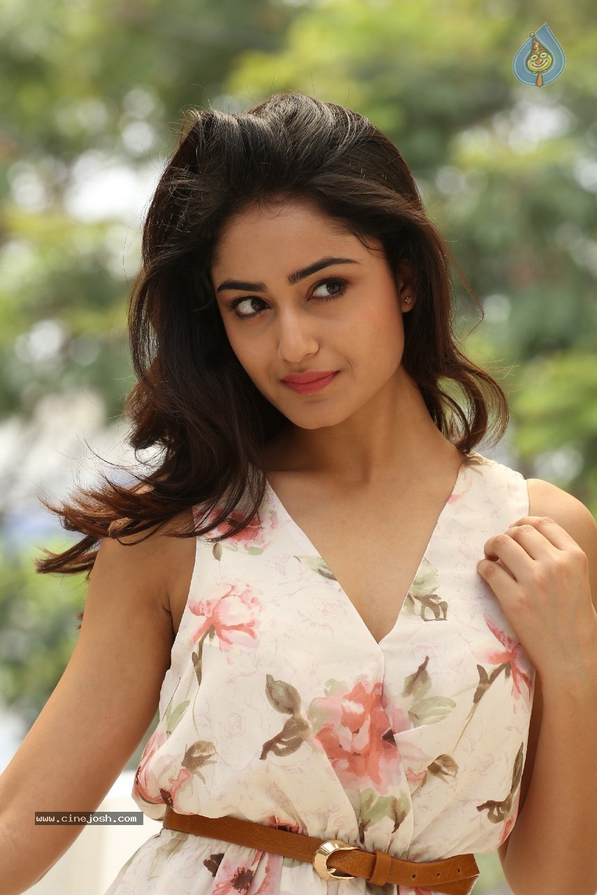 Tridha Choudhury New Gallery - 3 / 81 photos