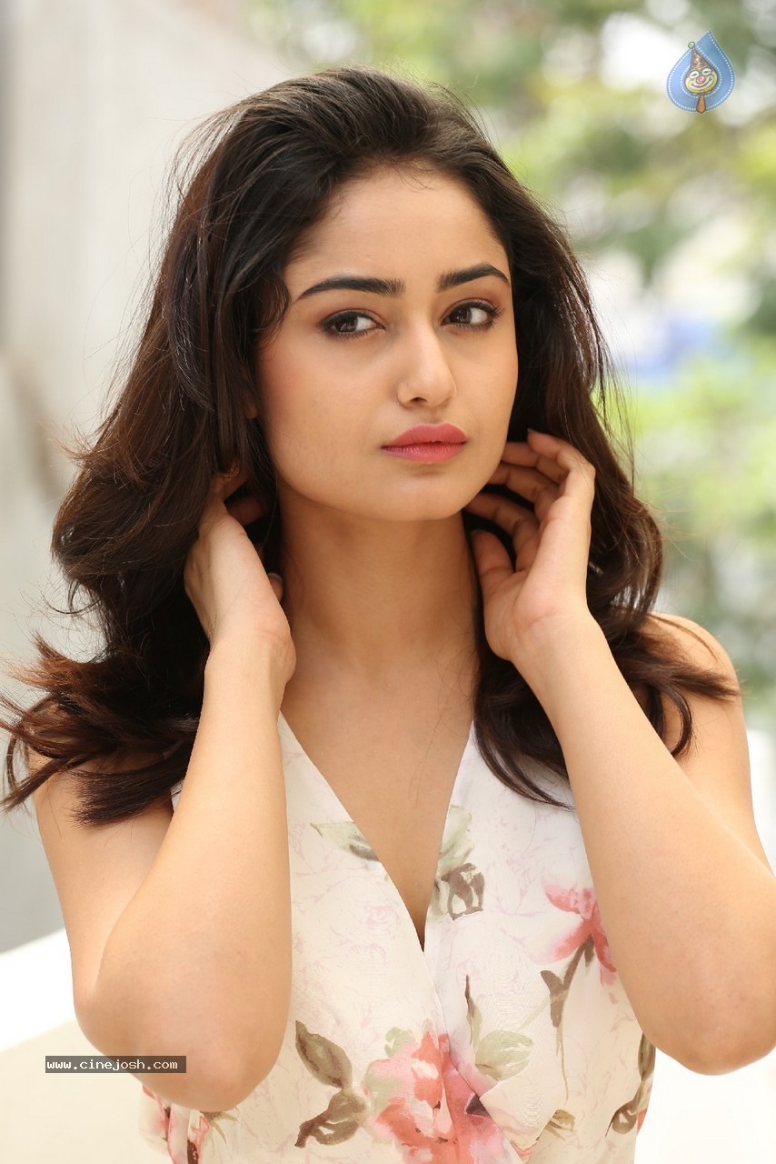 Tridha Choudhury New Gallery - 11 / 81 photos