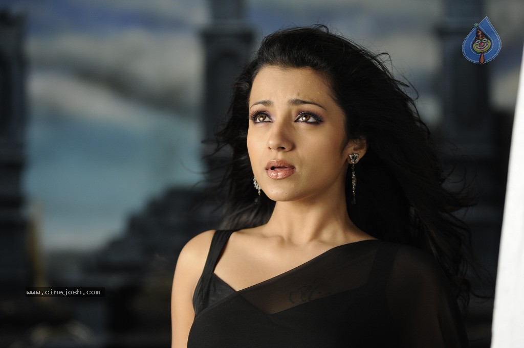 Trisha Hot Gallery - 17 / 83 photos