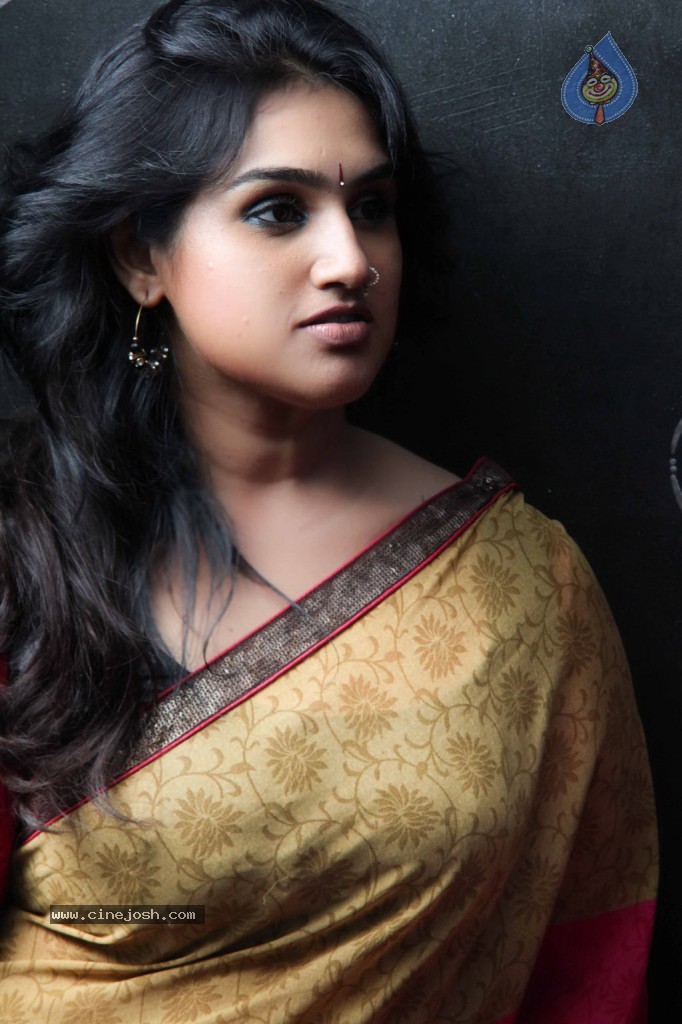 Vanitha Vijayakumar Stills - 8 / 12 photos