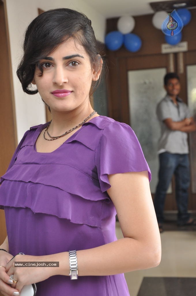 Veda New Stills - 15 / 43 photos