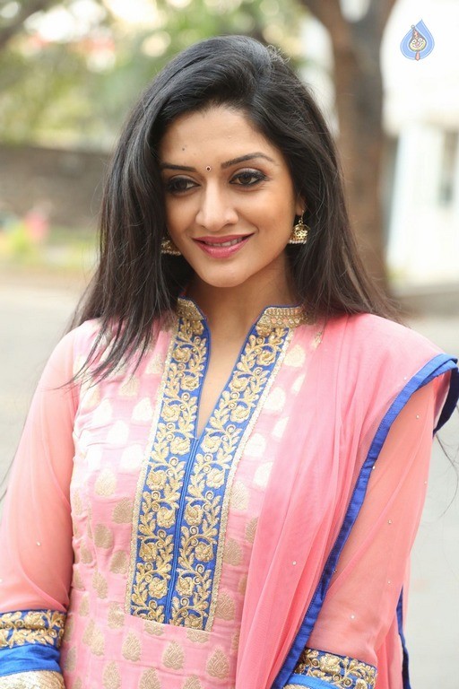 Vimala Raman Latest Gallery - 19 / 69 photos