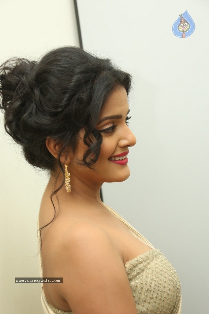 Vishakha Singh Hot Stills - 6 / 152 photos