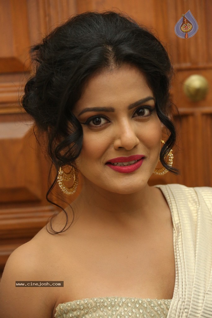 Vishakha Singh Hot Stills - 7 / 152 photos