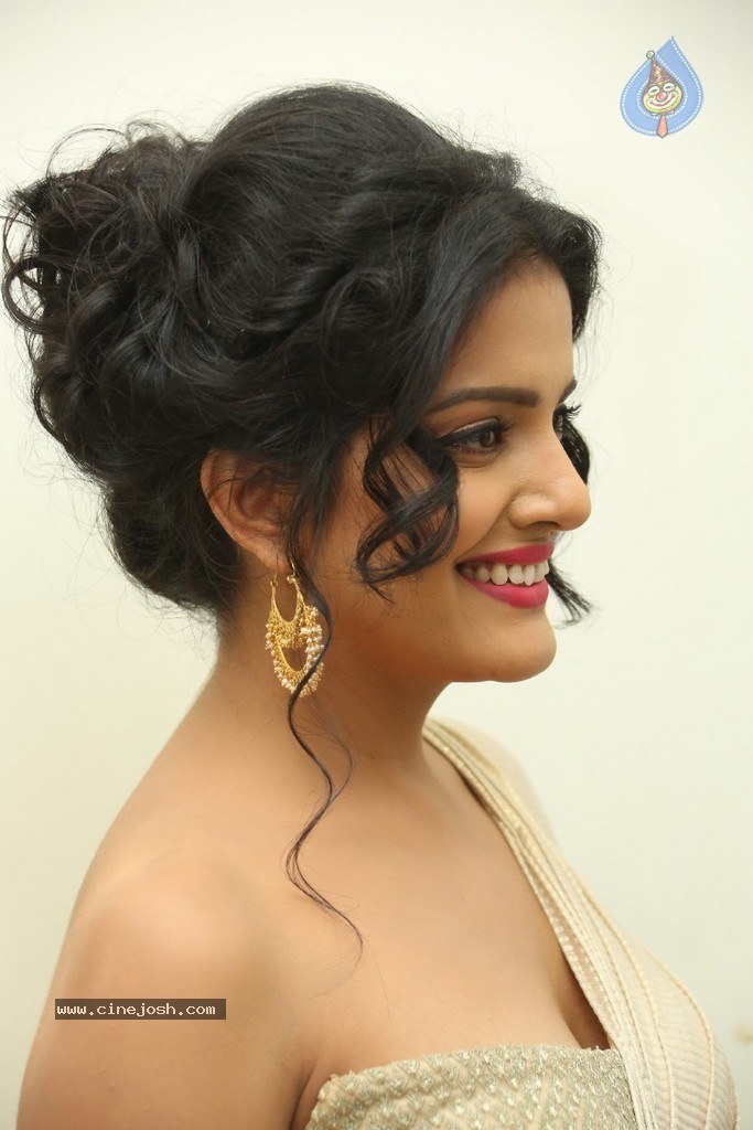 Vishakha Singh Hot Stills - 12 / 152 photos