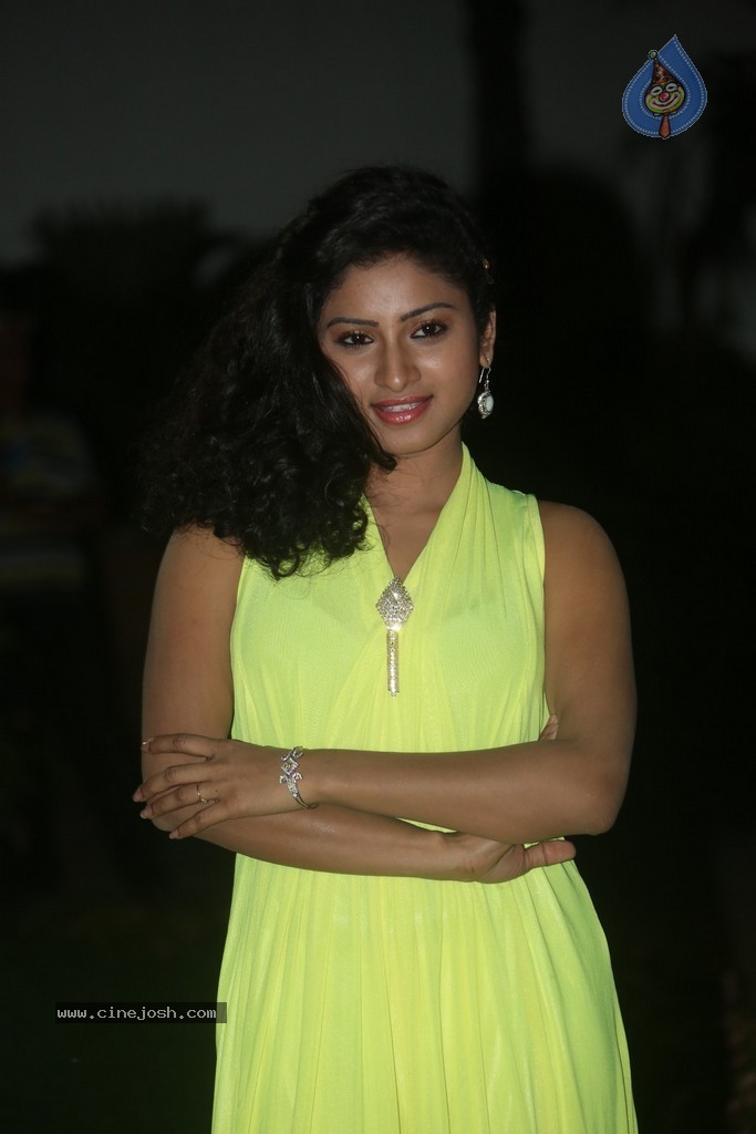 Vishnu Priya Stills - 15 / 36 photos