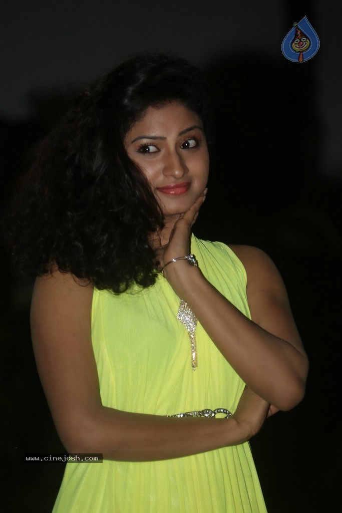 Vishnu Priya Stills - 19 / 36 photos