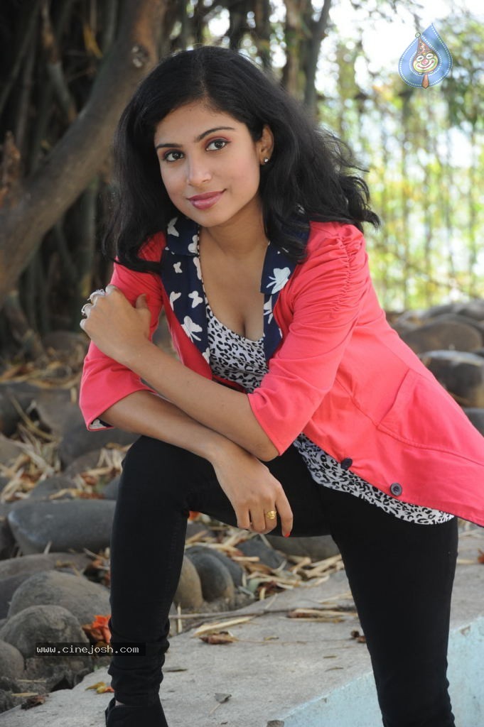 Vrushali Hot Photos - 7 / 67 photos