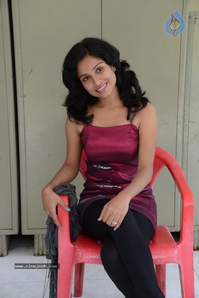 Vrushali New Stills - 2 / 114 photos