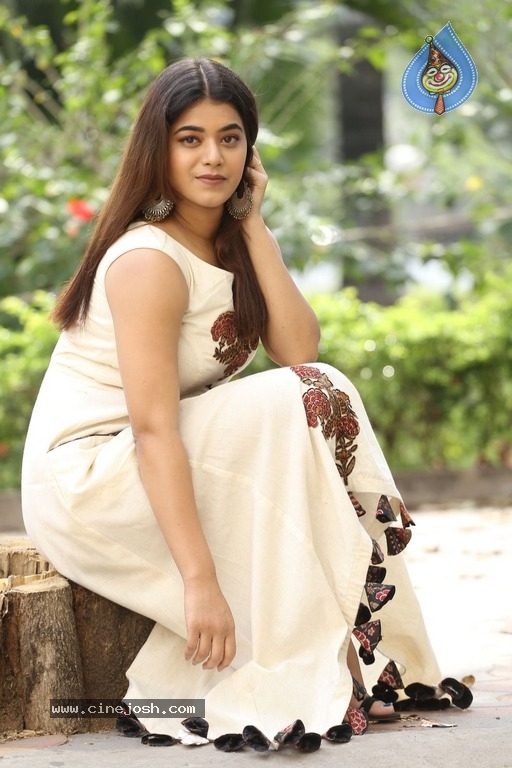 Yamini Bhaskar Latest Photos - 9 / 21 photos