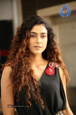 Aakanksha Singh Images - 11 of 14