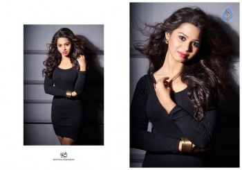 Actress Aishwariya Photos - 4 of 25