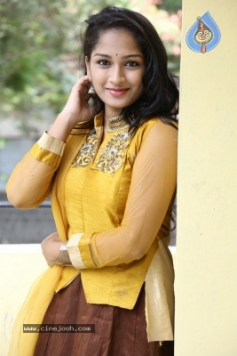 Actress Ambika Photos - 5 of 21