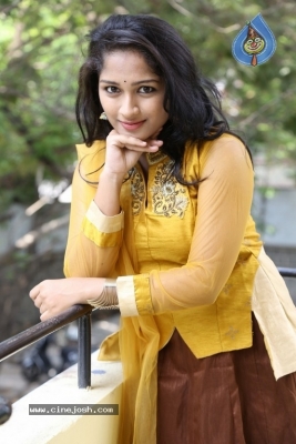 Actress Ambika Photos - 13 of 21