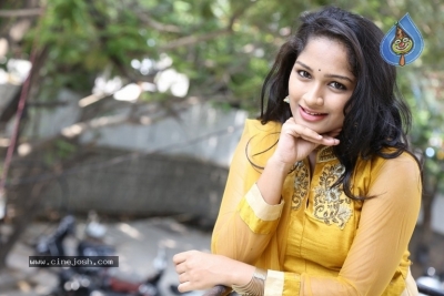 Actress Ambika Photos - 16 of 21