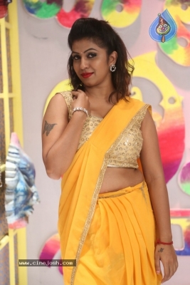 Actress Geethanjali New Images - 5 of 20