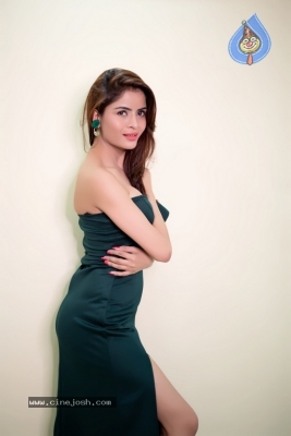 Actress Gehana Vasisth Private Photos - 9 of 36