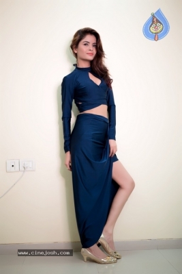 Actress Gehana Vasisth Private Photos - 19 of 36