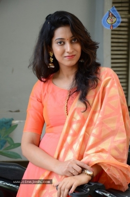 Actress Gouthami New Photos - 5 of 21