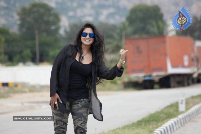 Actress Kavita Radheshyam Photos - 11 of 17