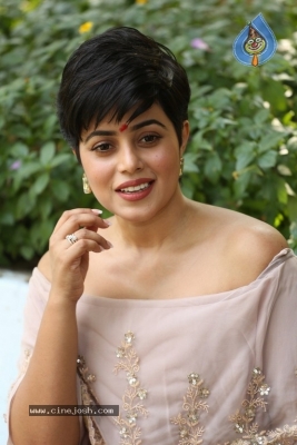 Actress Poorna Photos - 4 of 19